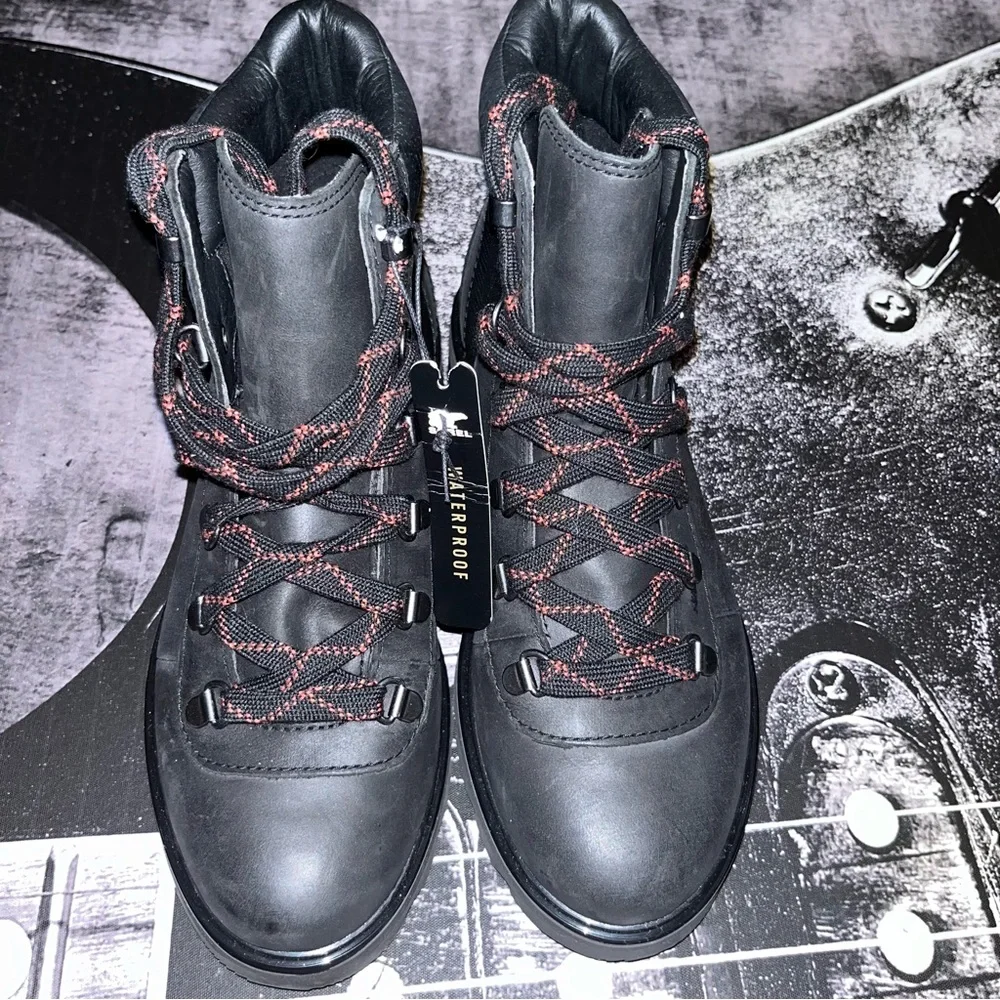 NEW Sorel Hiking Boot